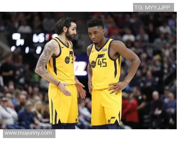 火箭队与爵士队激战正酣直播吧带你感受精彩瞬间